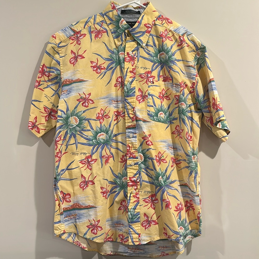 Tommy Hilfiger Tropical Summer Button Down Short Sleeve Shirt